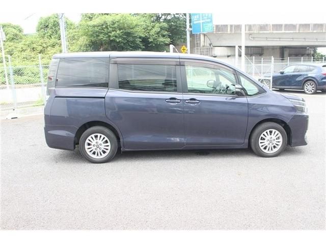 TOYOTA VOXY 2015 Image 31