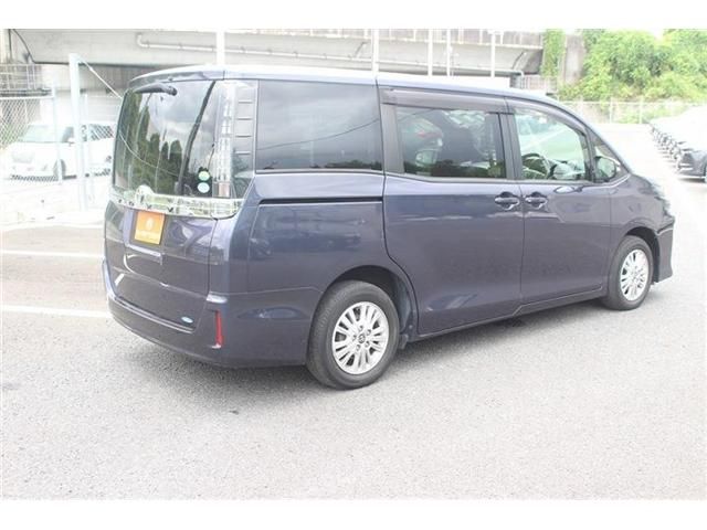 TOYOTA VOXY 2015 Image 31