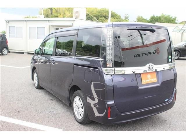 TOYOTA VOXY 2015 Image 31