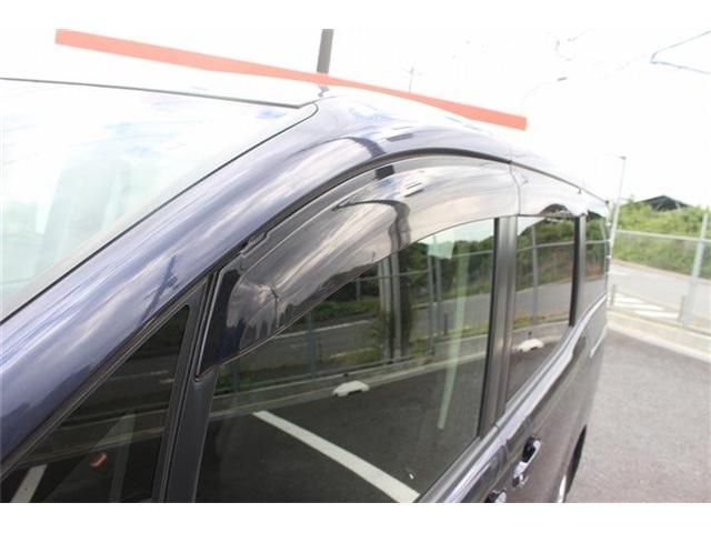 TOYOTA VOXY 2015 Image 31