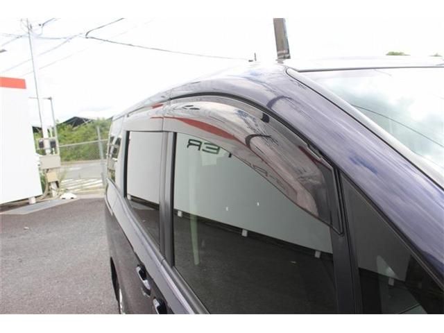 TOYOTA VOXY 2015 Image 31