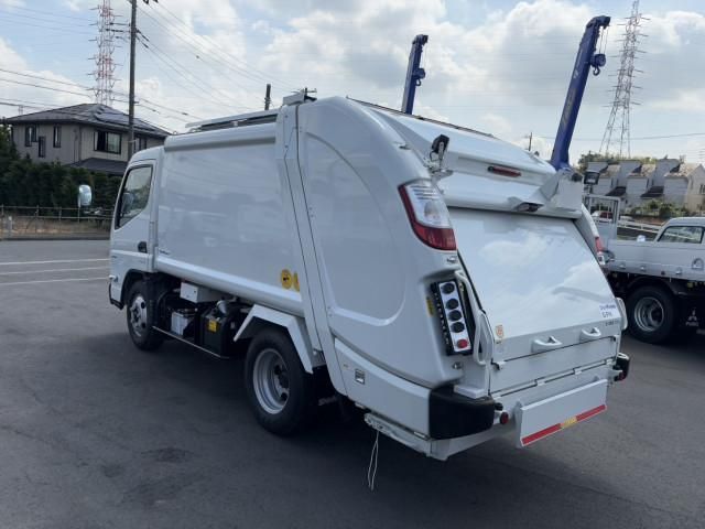 MITSUBISHI CANTER 2024 Image 31