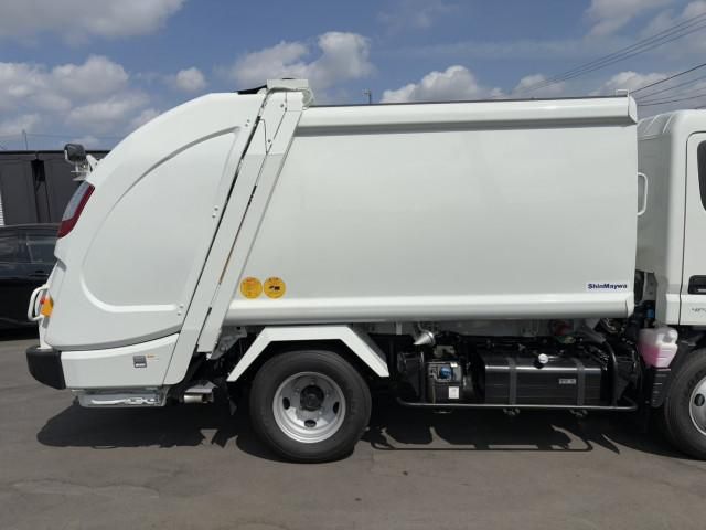 MITSUBISHI CANTER 2024 Image 31