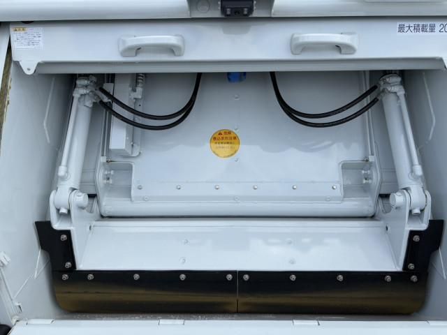 MITSUBISHI CANTER 2024 Image 31