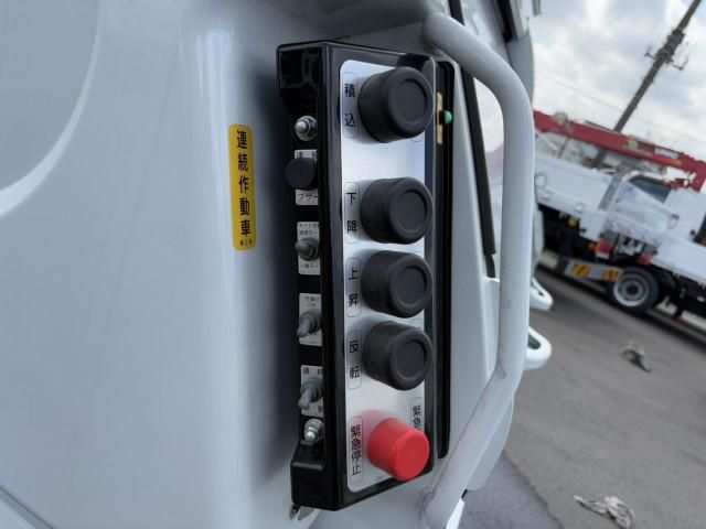 MITSUBISHI CANTER 2024 Image 31