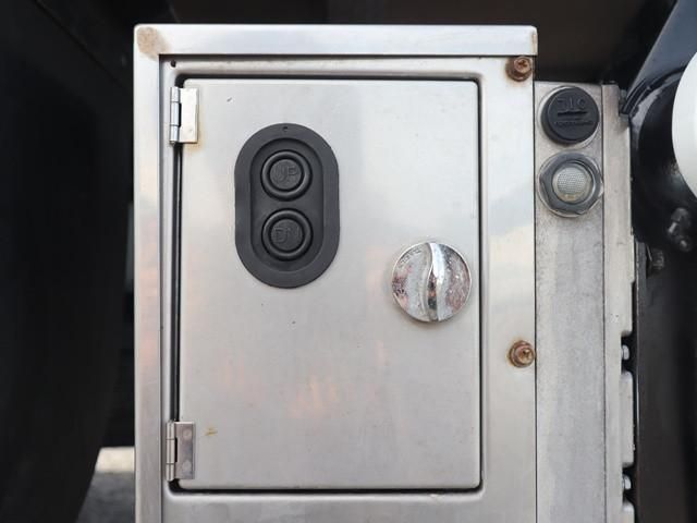 MITSUBISHI CANTER 2018 Image 31