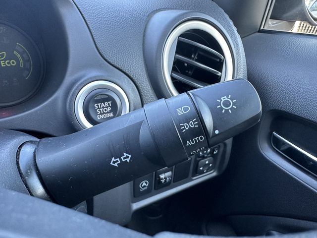 MITSUBISHI MIRAGE HATCHBACK 2012 Image 31