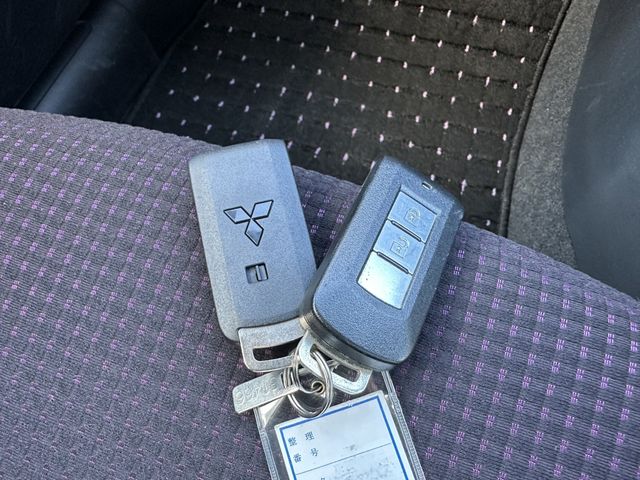 MITSUBISHI MIRAGE HATCHBACK 2012 Image 31