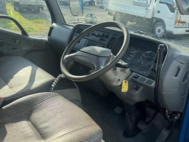 MITSUBISHI CANTER 1997 Image 31