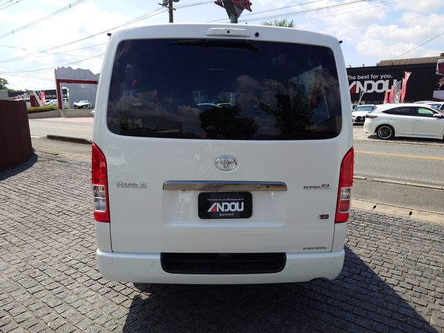 TOYOTA HIACE VAN 2WD 2025 Image 31