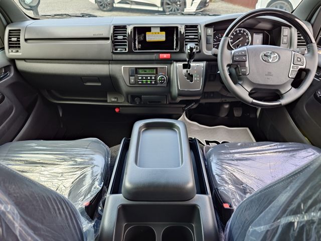 TOYOTA HIACE VAN 2WD 2025 Image 31