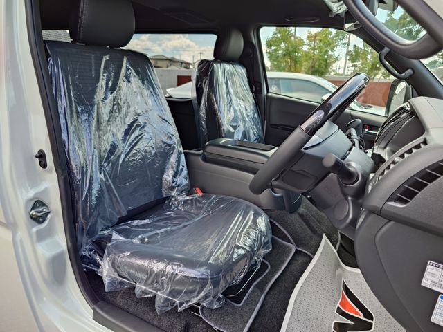 TOYOTA HIACE VAN 2WD 2025 Image 31