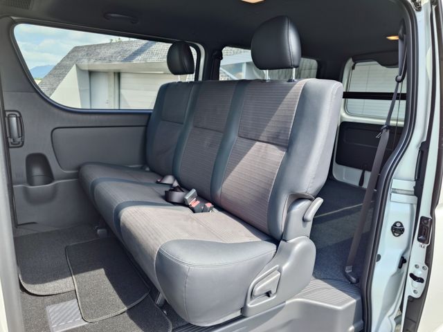 TOYOTA HIACE VAN 2WD 2025 Image 31
