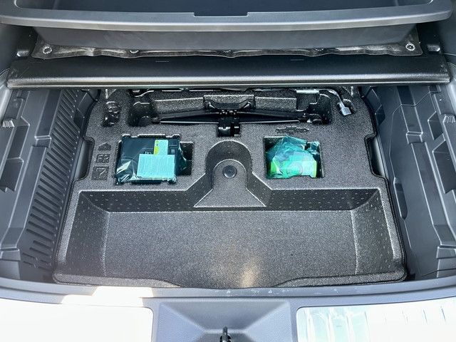 TOYOTA HARRIER 2WD 2023 Image 31