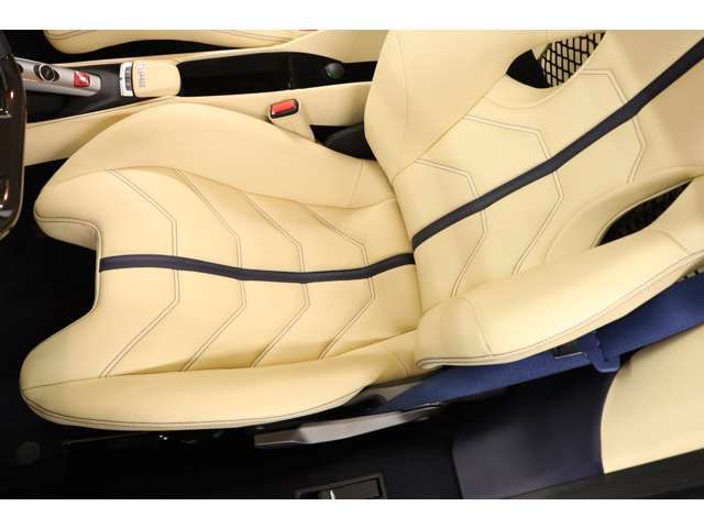 FERRARI 488GTB 2016 Image 31