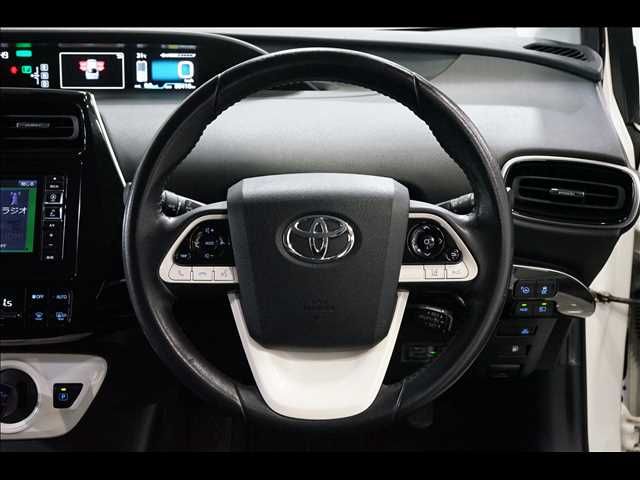 TOYOTA PRIUS 2018 Image 31