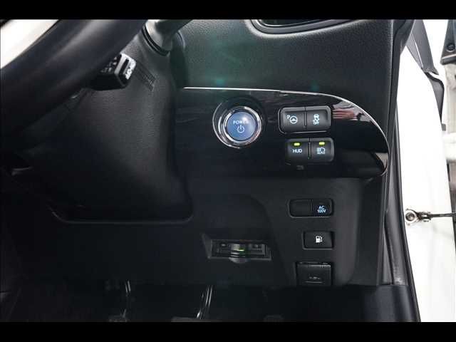 TOYOTA PRIUS 2018 Image 31