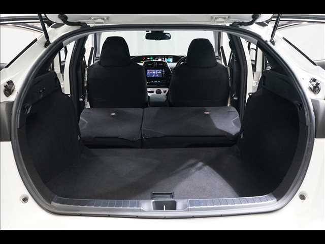 TOYOTA PRIUS 2018 Image 31