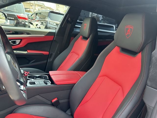 LAMBORGHINI URUS 2019 Image 31