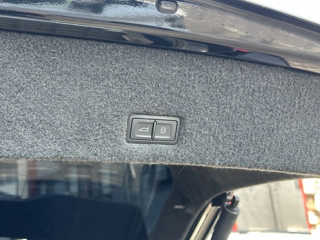 LAMBORGHINI URUS 2019 Image 31