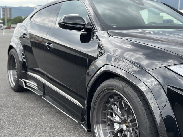 LAMBORGHINI URUS 2019 Image 31