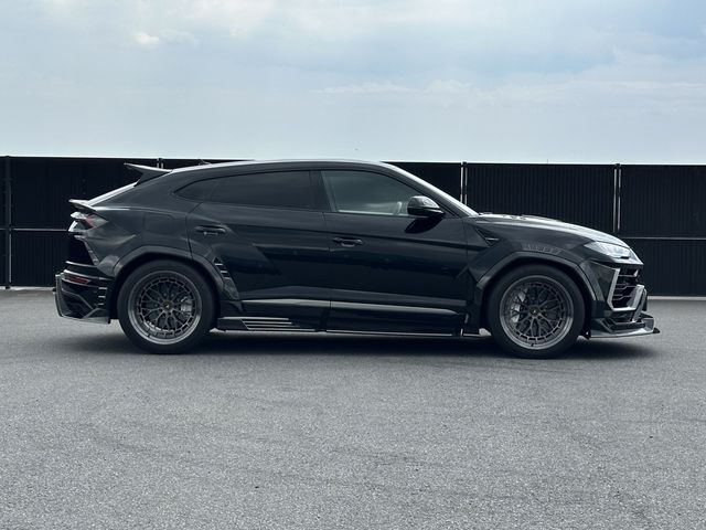 LAMBORGHINI URUS 2019 Image 31