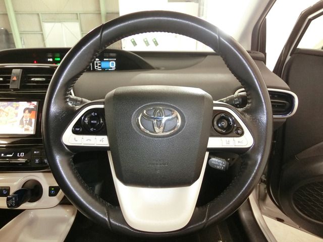 TOYOTA PRIUS 2016 Image 31
