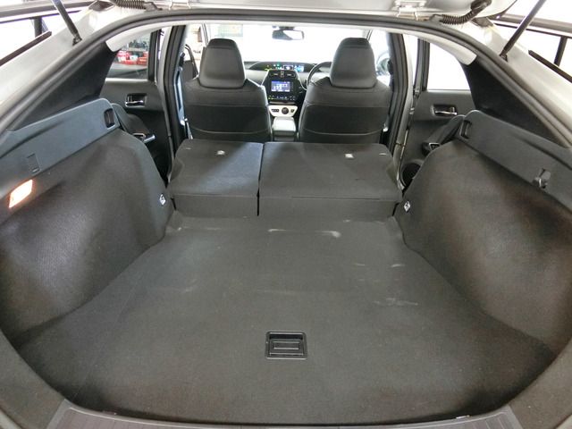 TOYOTA PRIUS 2016 Image 31