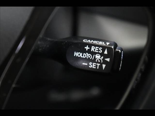 TOYOTA C-HR 2017 Image 31