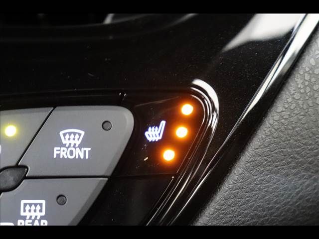 TOYOTA C-HR 2017 Image 31