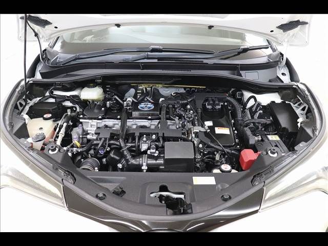 TOYOTA C-HR 2017 Image 31