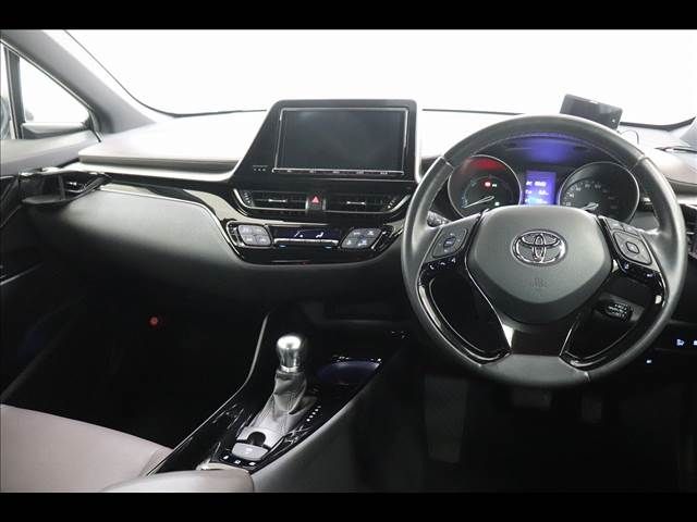 TOYOTA C-HR 2017 Image 31