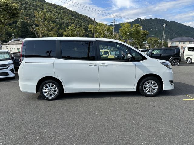 TOYOTA NOAH 2020 Image 31