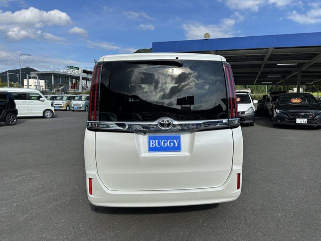 TOYOTA NOAH 2020 Image 31