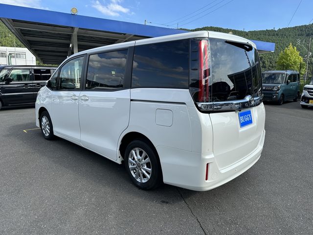 TOYOTA NOAH 2020 Image 31