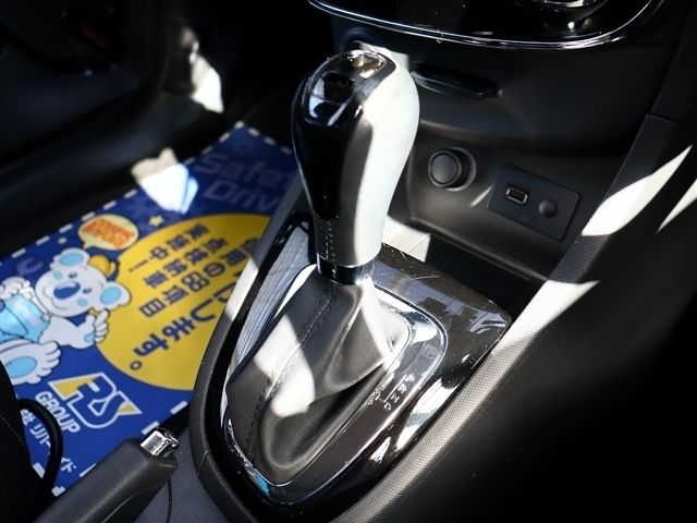 RENAULT LUTECIA 2014 Image 31