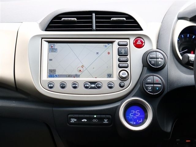 HONDA FIT HYBRID 2010 Image 31
