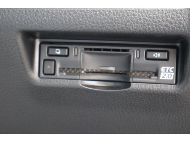 TOYOTA HARRIER 4WD 2023 Image 31