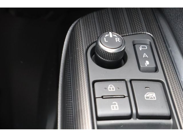 TOYOTA HARRIER 4WD 2023 Image 31