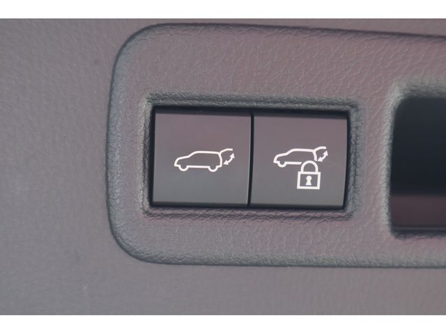 TOYOTA HARRIER 4WD 2023 Image 31