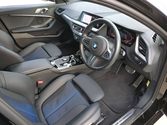 BMW 1SERIES 2022 Image 31