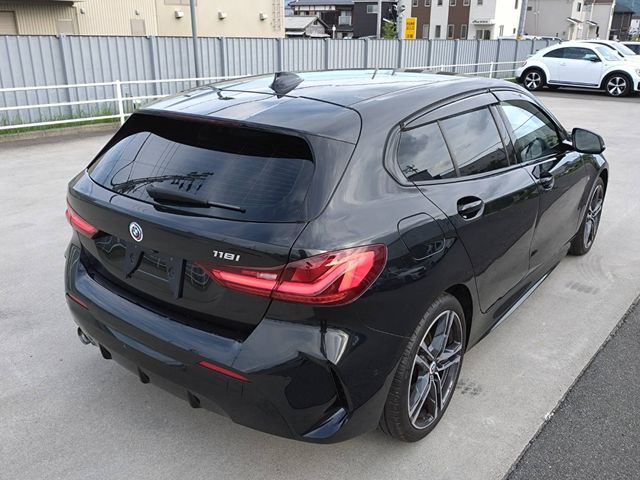 BMW 1SERIES 2022 Image 31