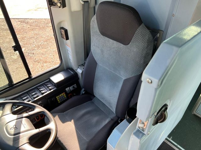 MITSUBISHI FUSOU AERO ACE 2013 Image 31