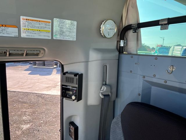 MITSUBISHI FUSOU AERO ACE 2013 Image 31