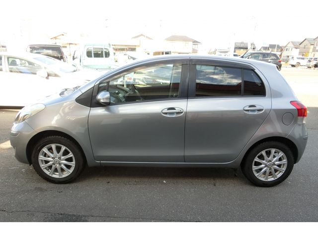 TOYOTA VITZ 2007 Image 31