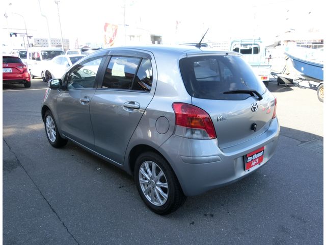 TOYOTA VITZ 2007 Image 31