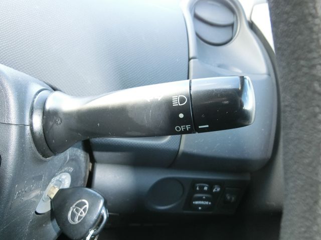 TOYOTA VITZ 2007 Image 31