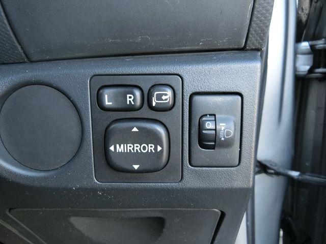 TOYOTA VITZ 2007 Image 31