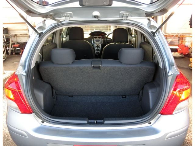 TOYOTA VITZ 2007 Image 31