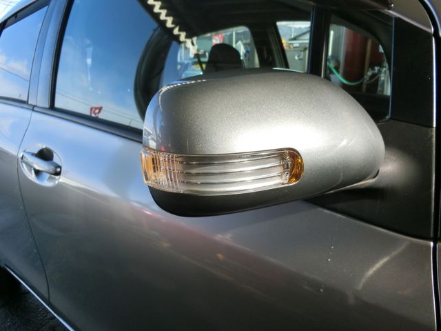 TOYOTA VITZ 2007 Image 31